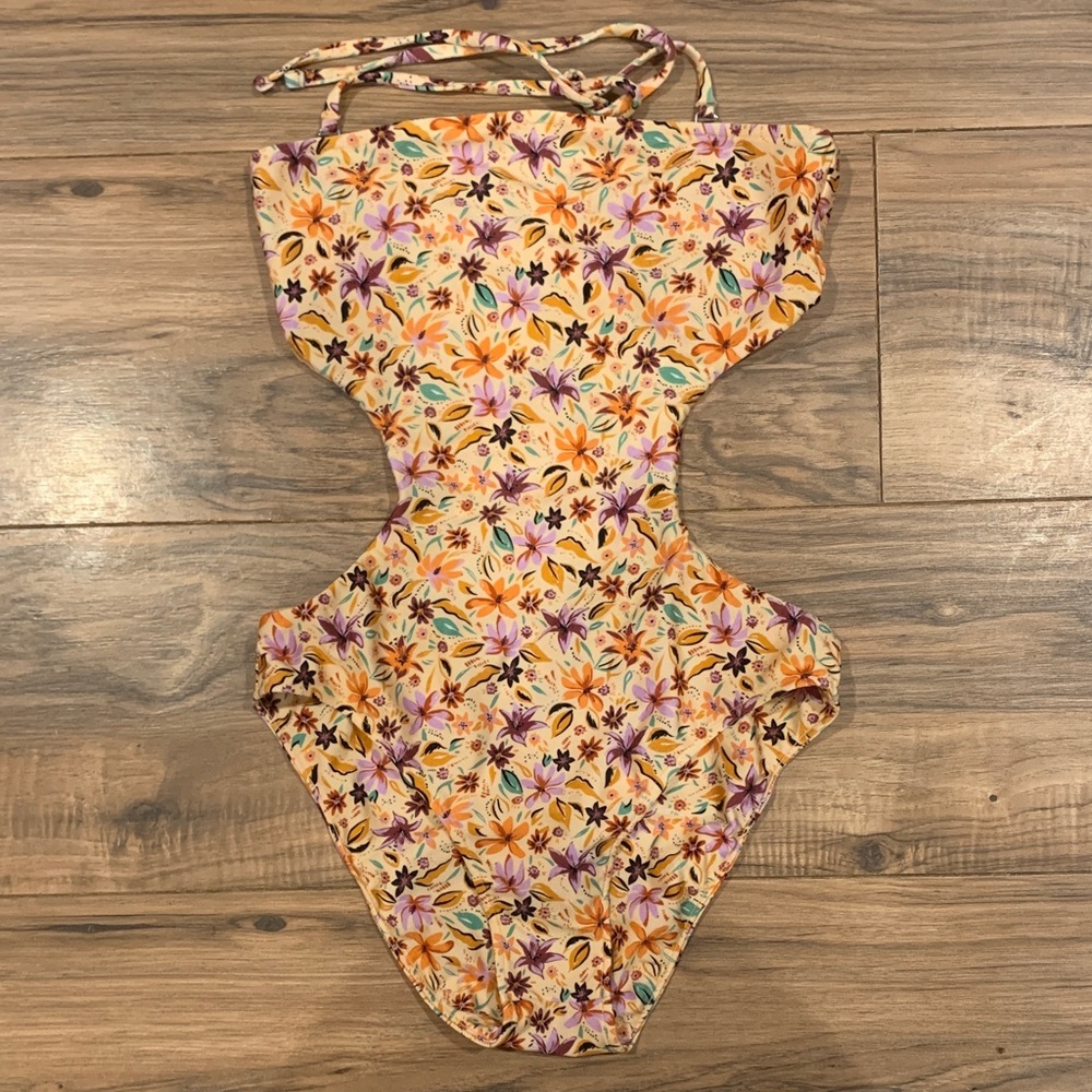 NWT Women's JMP The Label Colorful Floral Print Cut Out One Piece Swimsuit XS
